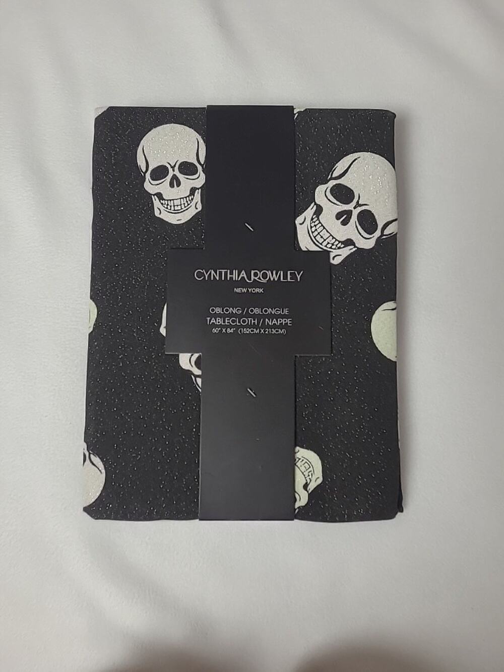 Cynthia Rowley Halloween Skulls 60x84" Metallic Tablecloth Cotton Glows in Dark